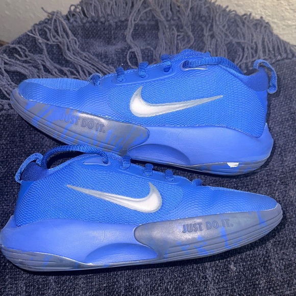 Nike ISOFLY Kids Size 1.5Y Royal Blue Black Grey Sneakers Basketball Shoes - Picture 6 of 8